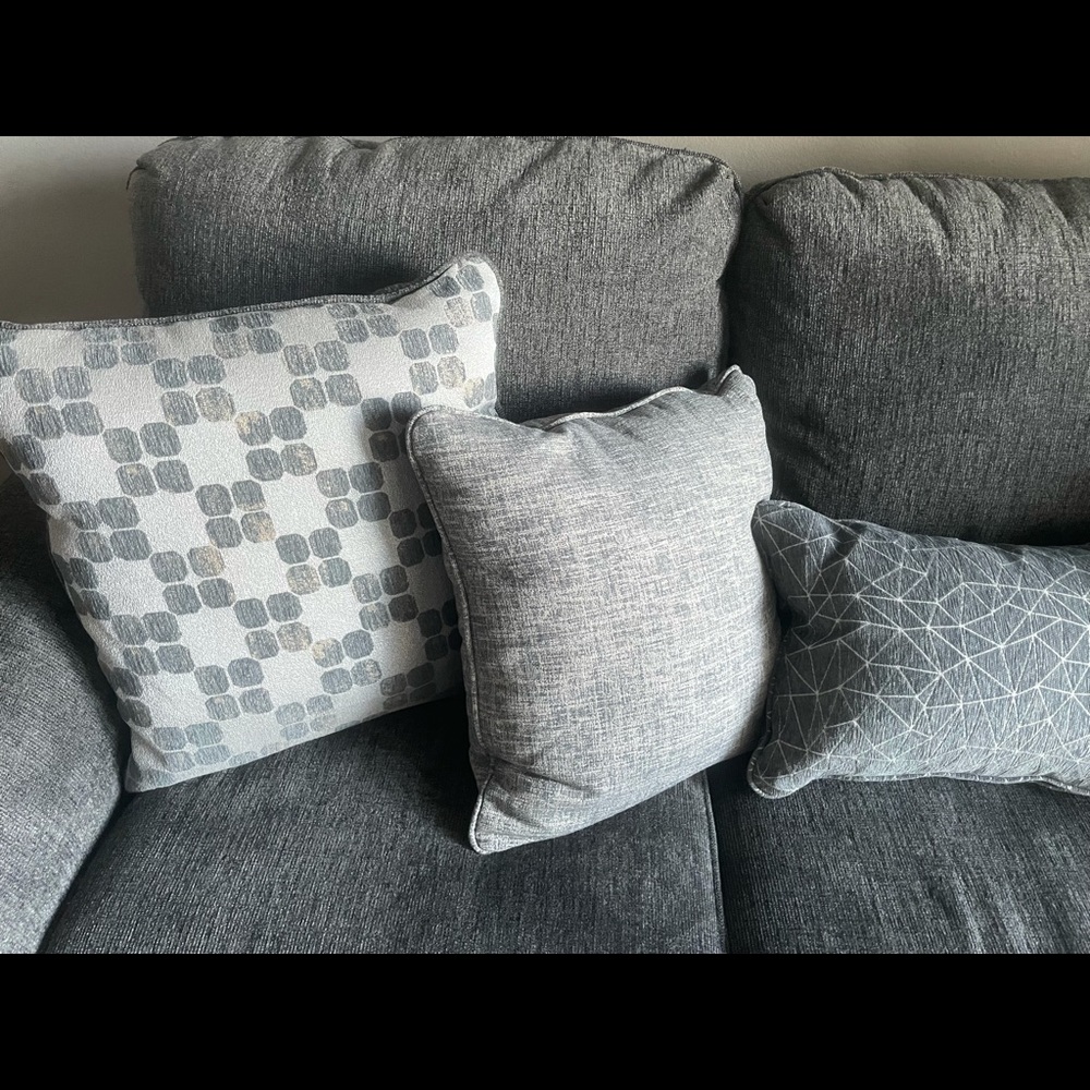 Throw pillow set - Picture 2 of 4